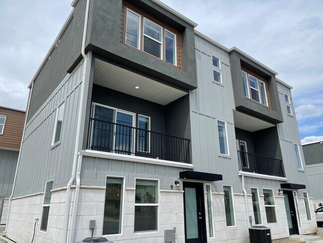 The Lofts at Fort Union photo'