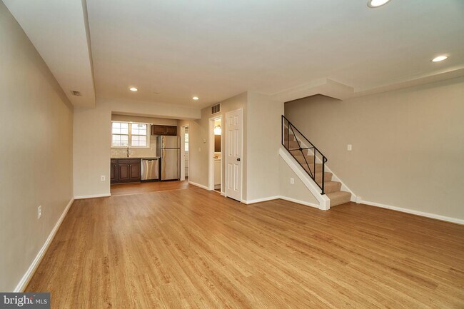 Building Photo - 2314 N Dearing St