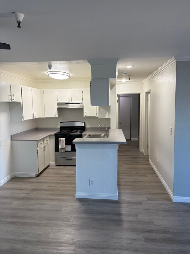 Foto del edificio - 5811 Tujunga Ave