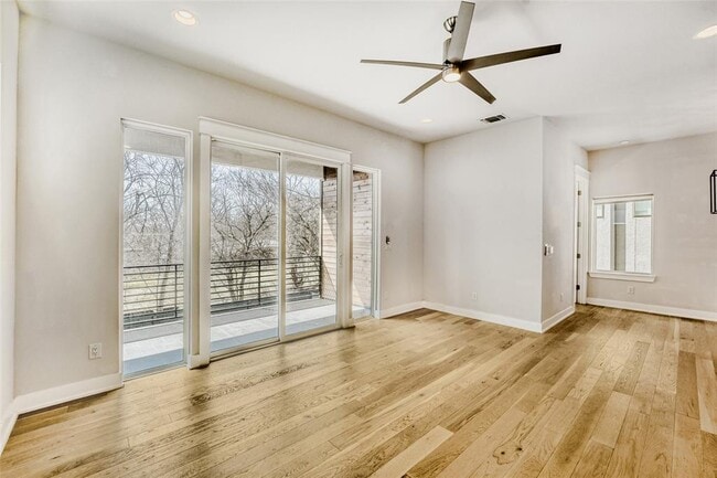 Foto del edificio - 5002 Pecan Springs Rd