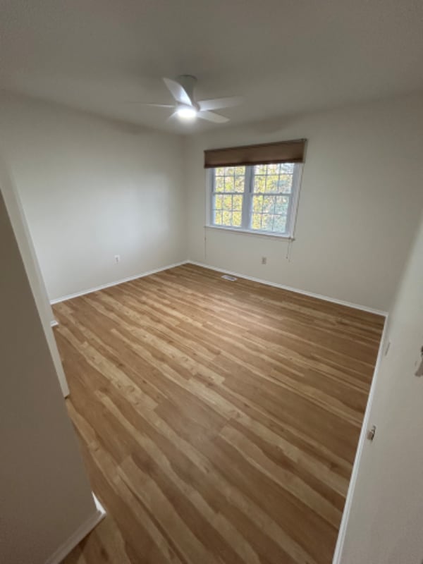 Foto del edificio - 30 Old Mill Bottom Rd N