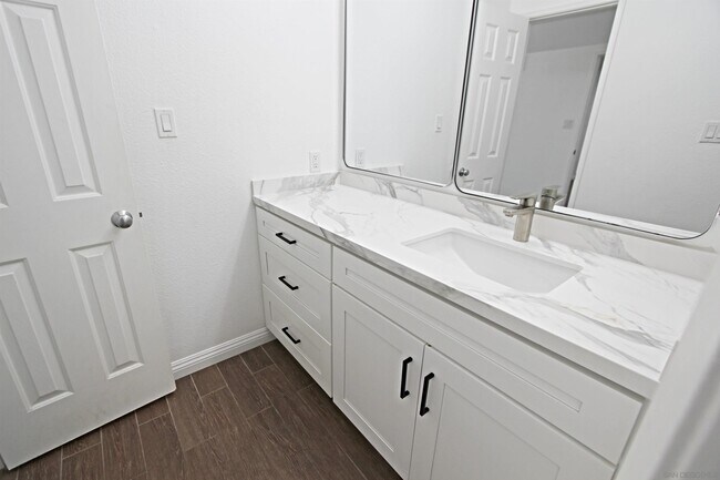 Building Photo - 7545 Charmant Dr