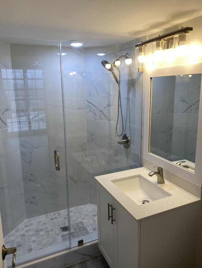 Foto del edificio - 1280 S Alhambra Cir