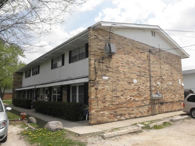 Front View Right - 847 Montgomery Rd