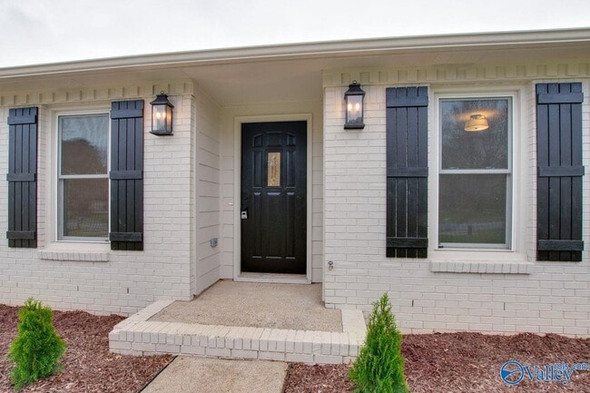 Building Photo - 2042 Rosebury Ln SW