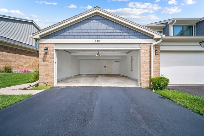 Building Photo - 720 Caliente Ct