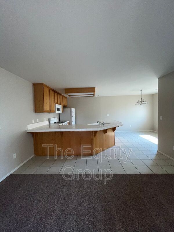 Foto del edificio - 2521 W Lark Ave