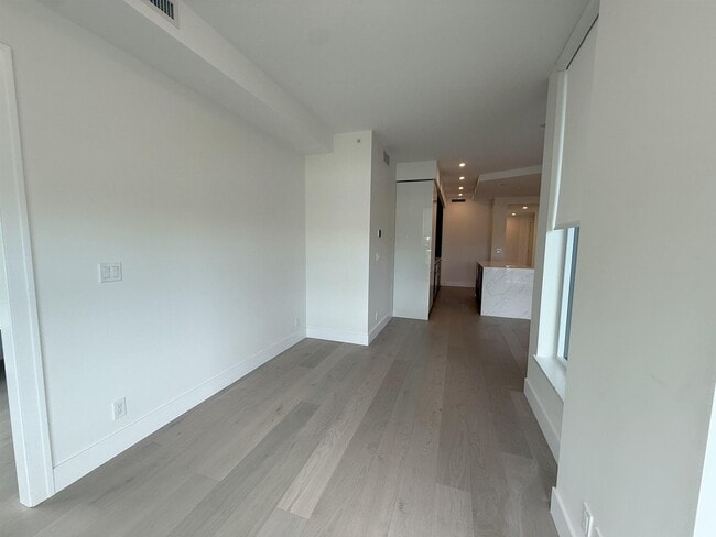 Building Photo - 1342 Johnston Rd