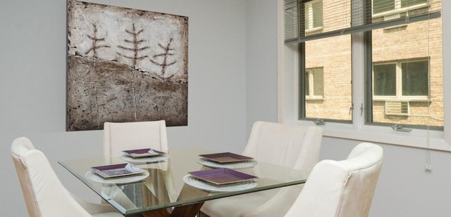 Building Photo - 426 W Barry Ave