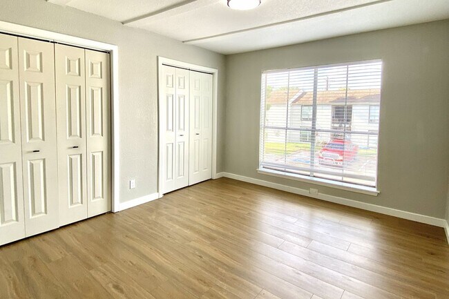 Foto del edificio - 6200 W Tidwell Rd