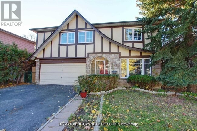 Building Photo - 14 Angus Dr