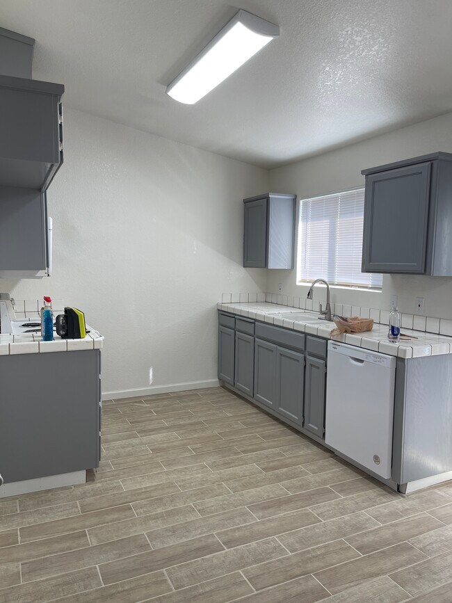 Foto del edificio - 263 Bothun Rd