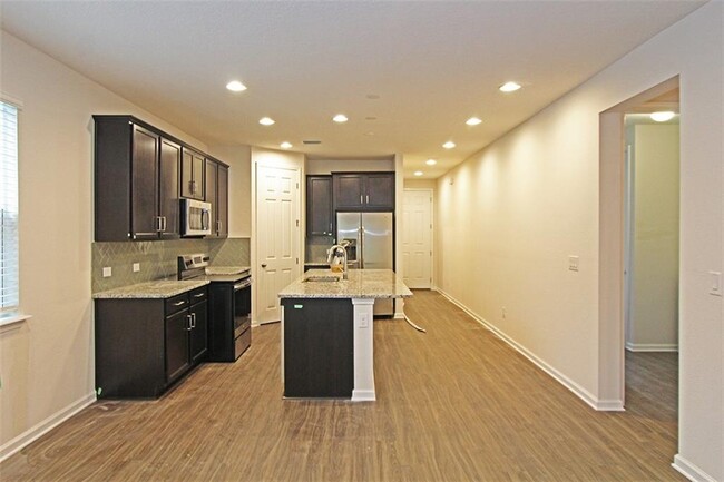 Building Photo - 95508 Hanover Ct