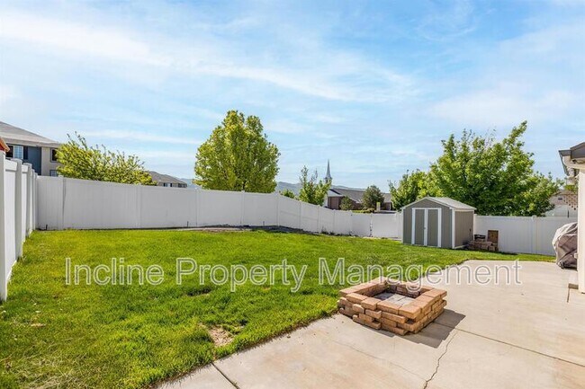 Photo - 702 Durham Dr House