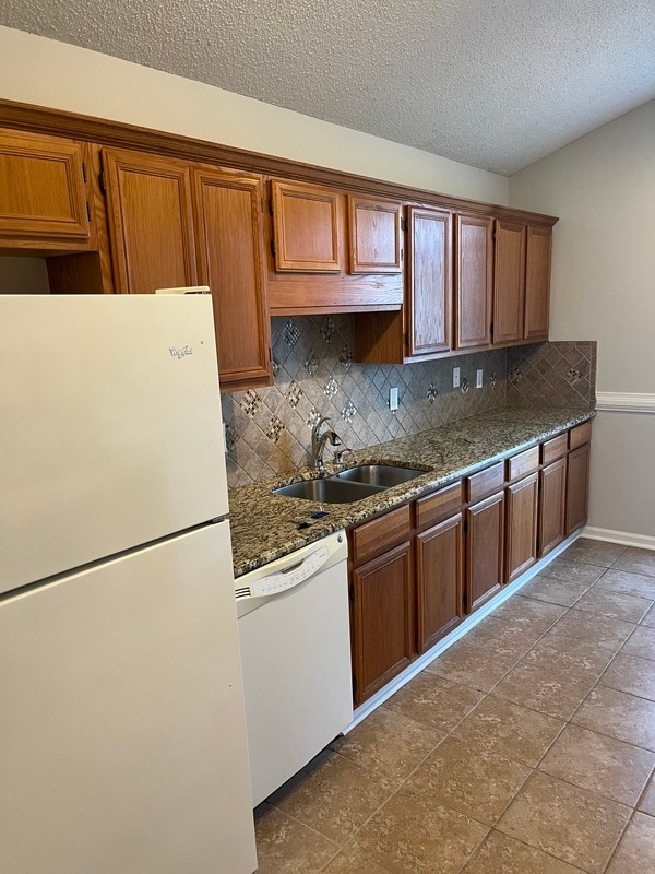 Building Photo - 11128 White Stag Dr