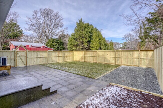 Foto del edificio - 35617 Airport Rd