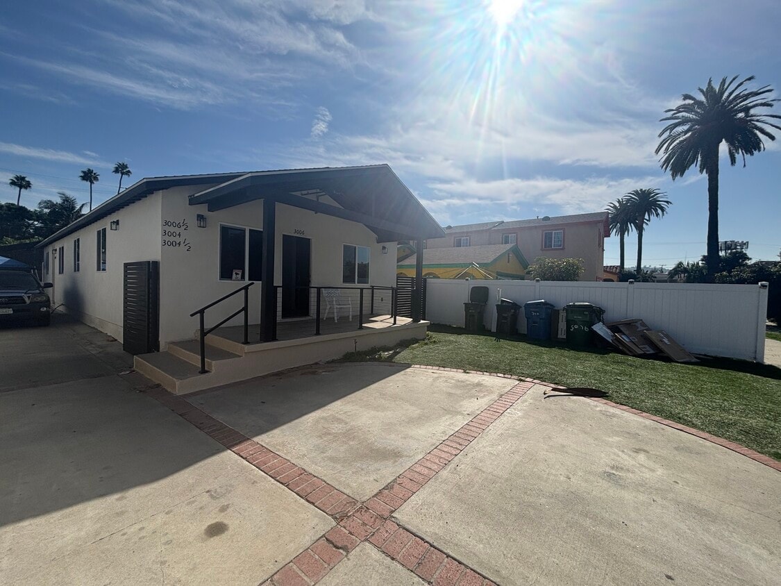 Foto principal - 3006 S Palm Grove Ave