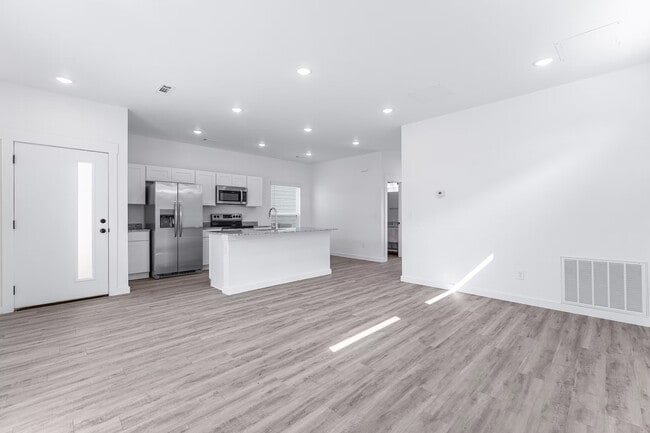 Entry, kitchen, living rooms - 940 Ventnor Ave