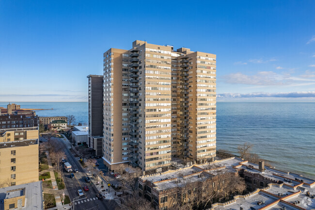 Building Photo - Shoreline Towers Condominiums