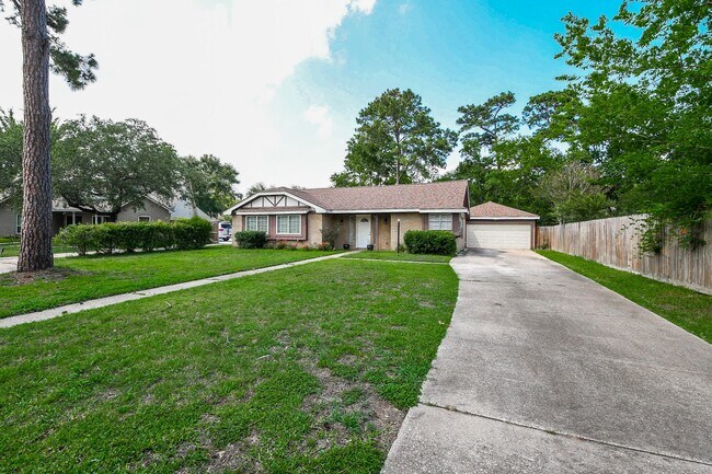 Building Photo - 19406 Enchantington Cir