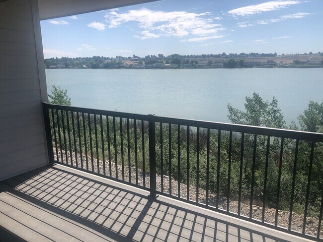 Foto del edificio - 1417 W Lakeside Dr