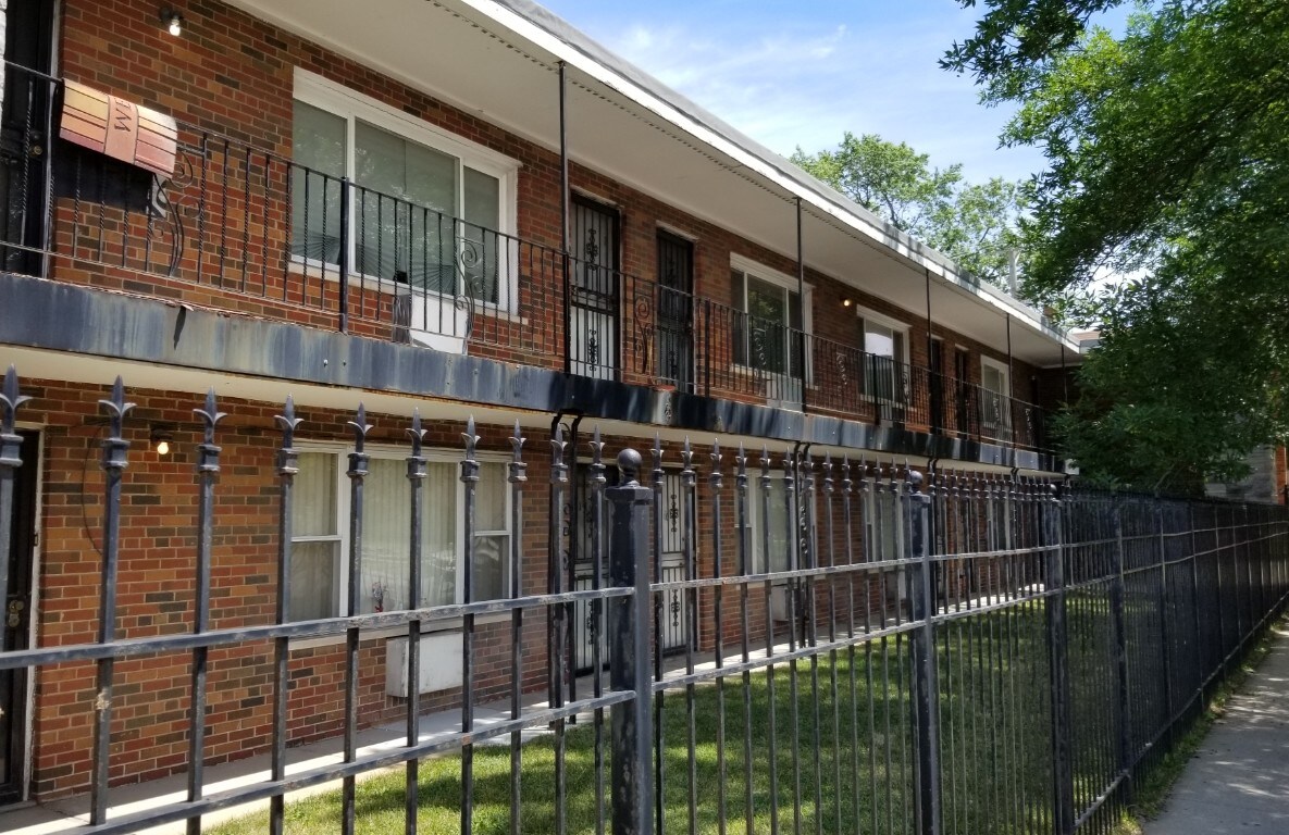 Foto principal - 9017-25 S Cottage Grove