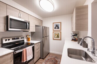 2BD, 2BA - 921SF - Meridian Pointe Apartment Homes