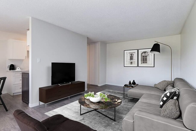 Berkeley Square Apartments - 20 Berkeley Pl W Lethbridge, AB ...