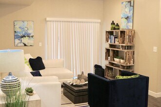 Building Photo - 614 E 230 N