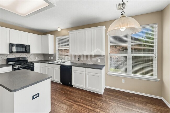 Foto del edificio - 26004 Castle Meadow Ln