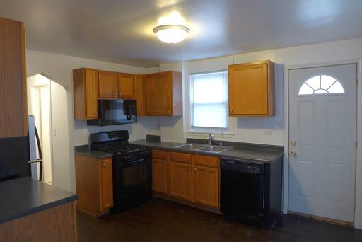 Foto principal - 7401 W Addison St