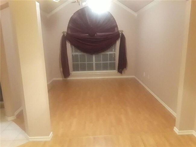 Building Photo - 600 Brown Dr