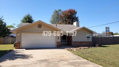 Building Photo - 117 Centerpoint Dr