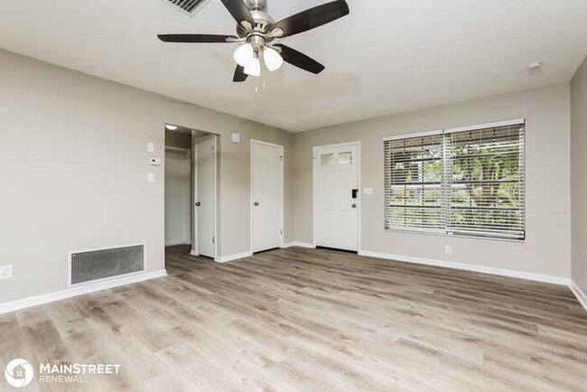 Building Photo - 1380 GAINESVILLE DR, DELTONA, FL 32725