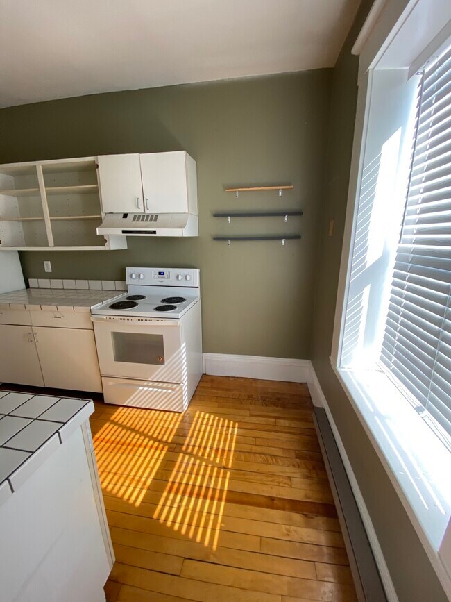 600 Massachusetts Ave Unit 3, Boston, MA 02118 Condo for Rent in