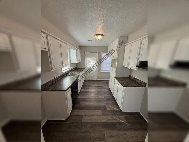 Foto del edificio - 3220 SE 20th St