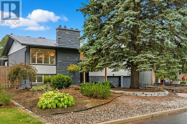 Building Photo - 1856 Playfair Dr