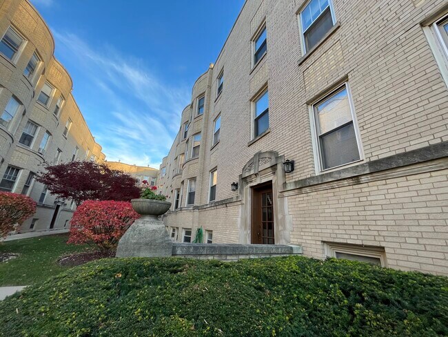 Foto del edificio - 4541 N Hamilton Ave