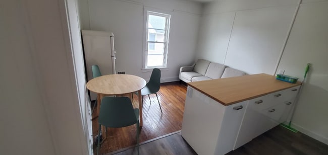 Building Photo - 48 Clarke St