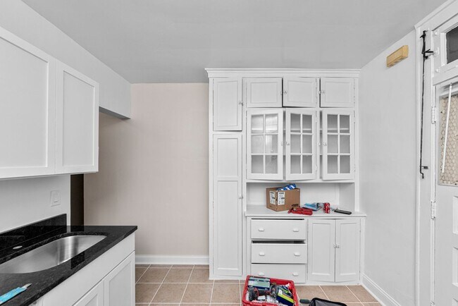 Foto del edificio - 1934 W Estes Ave