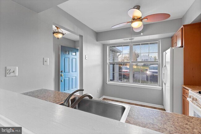 Foto del edificio - 387 Independence Dr