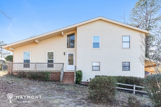 Building Photo - 225 Hillbrook Dr