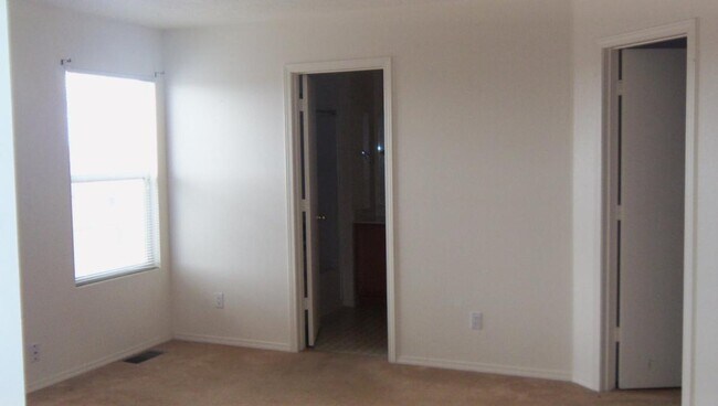 Foto del edificio - 1963 Chicoma Rd