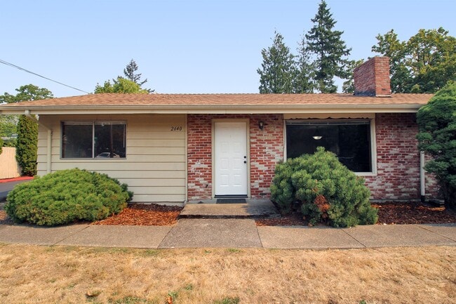 Building Photo - Spacious & Updated Powelhurst-Gilbert 2 Be...