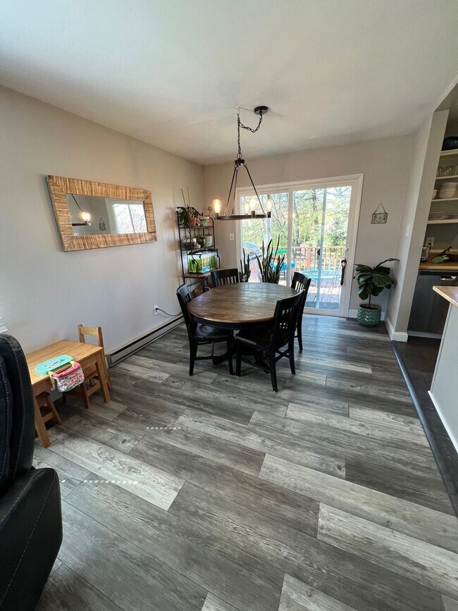 Building Photo - 3 bedroom House- Boalsburg