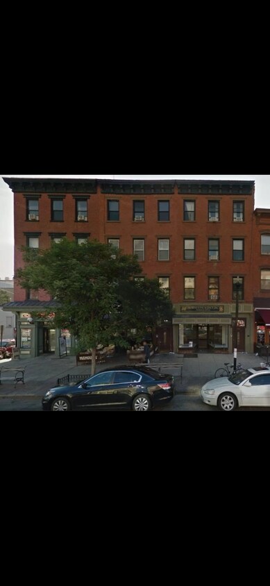 Primary Photo - 502 Washington St