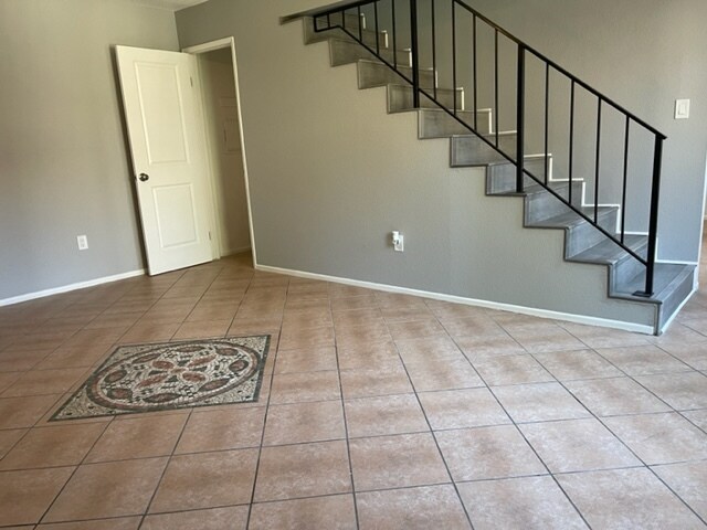 Building Photo - 6016 Almendra Ave