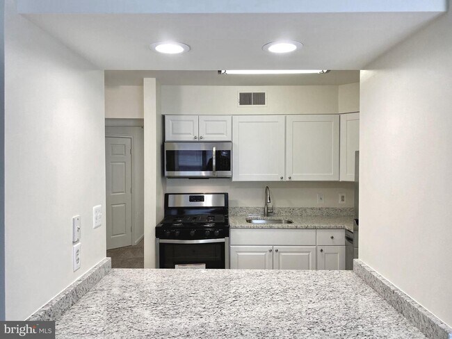 Foto del edificio - 4733 Bradley Blvd