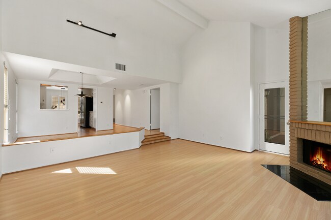 Building Photo - 27963 Chiclana