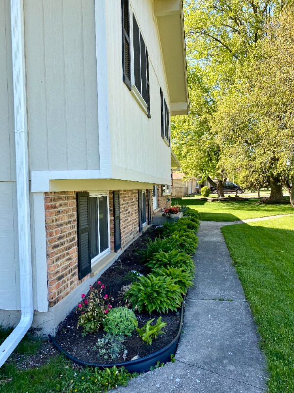 Foto del edificio - 111 White Oak Dr